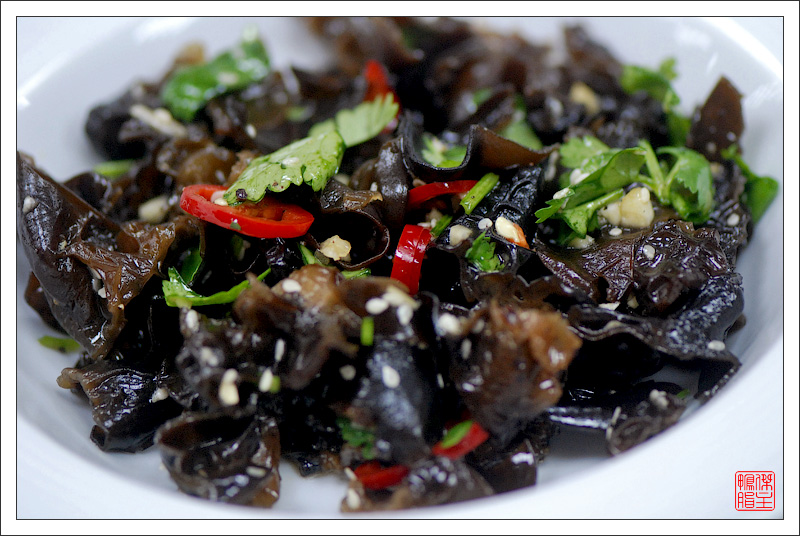 Салат из китайских древесных грибов.